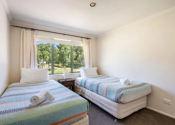 Holiday home Hedditch Hideaway *